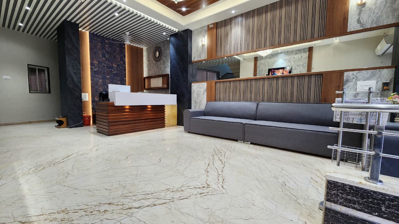 Restaurant at Hotel Raj Heights